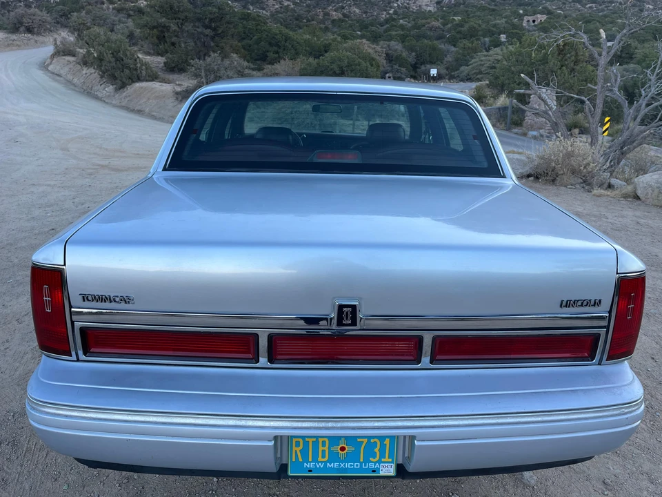 1996 Lincoln Town Car - Image 21 of 31