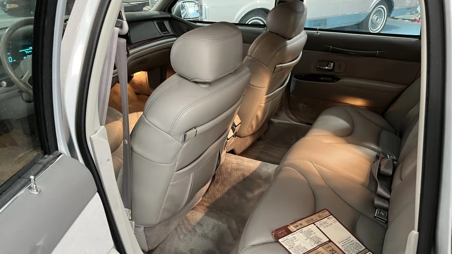 1996 Lincoln Town Car - Image 7 of 12