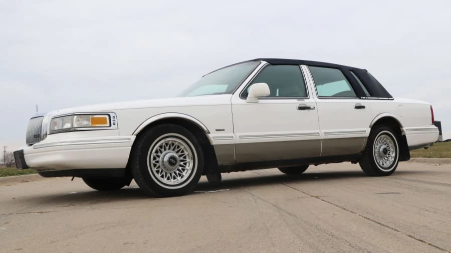 1996 Lincoln Town Car - Image 5 of 13