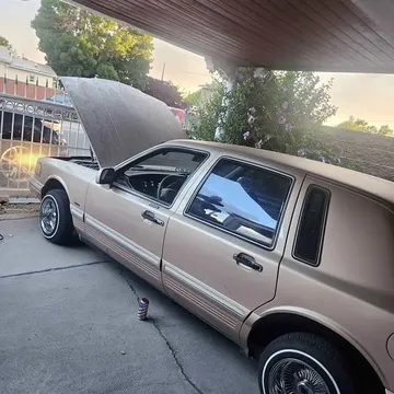 1996 Lincoln Town Car Executive L Sedan 4D
