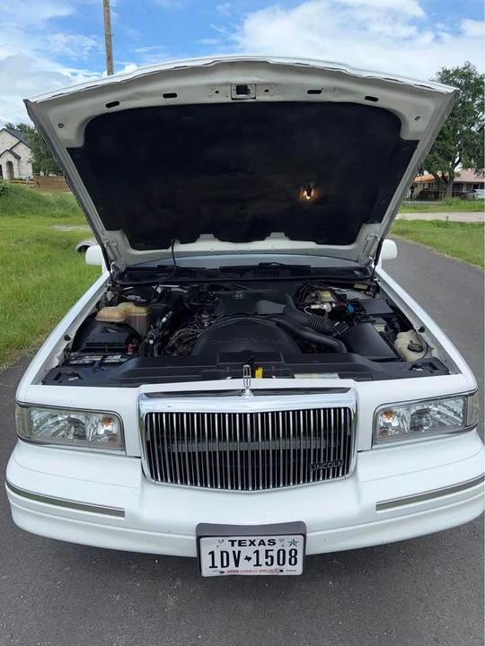 1996 Lincoln Town Car - Image 6 of 17