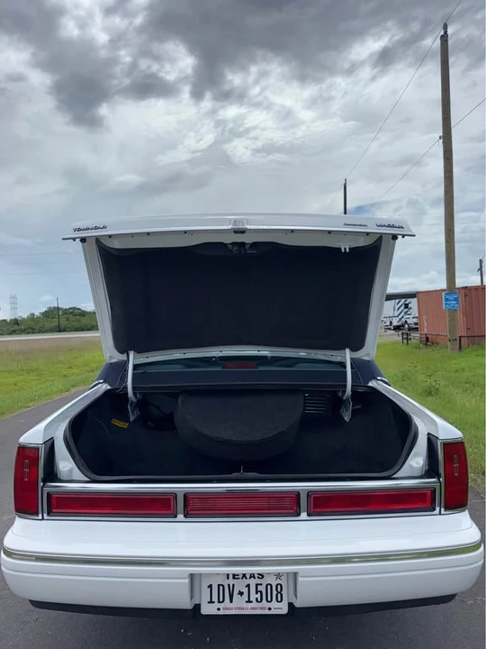 1996 Lincoln Town Car - Image 16 of 17