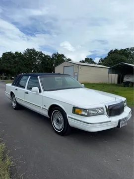 1996 Lincoln Town Car Executive Series