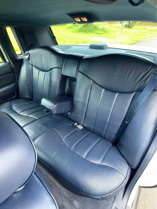 1996 Lincoln Town Car - Image 13 of 17