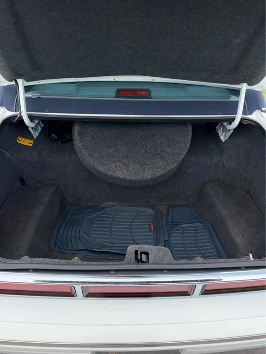 1996 Lincoln Town Car - Image 17 of 17
