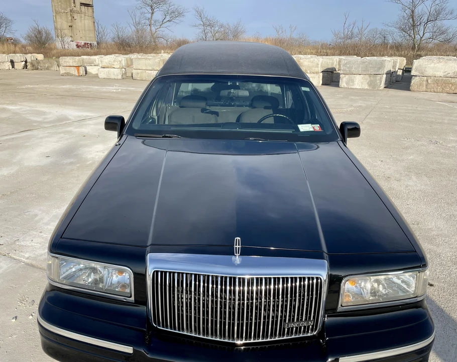 1996 Lincoln Town Car - Image 6 of 31