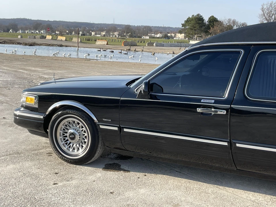 1996 Lincoln Town Car - Image 29 of 31