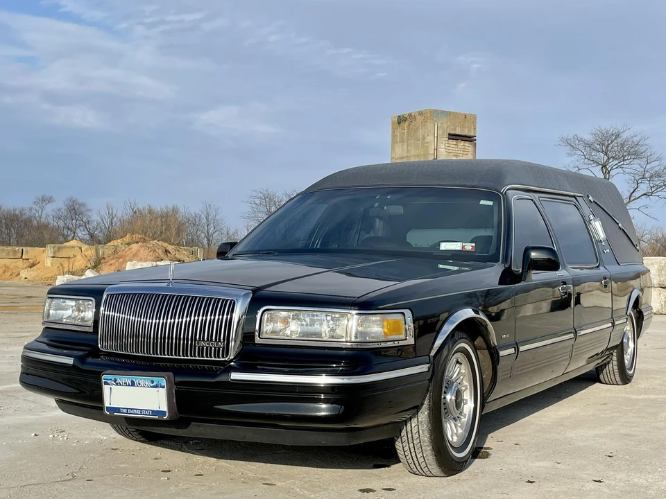 1996 Lincoln Town Car - Image 13 of 31