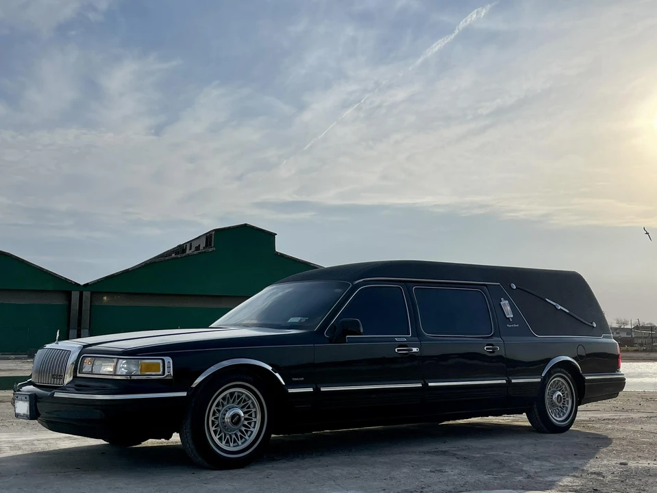 1996 Lincoln Town Car - Image 15 of 31