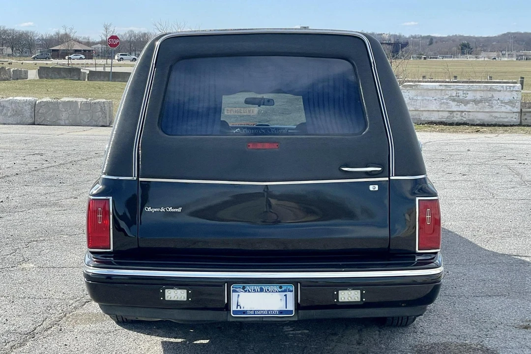 1996 Lincoln Town Car - Image 5 of 31