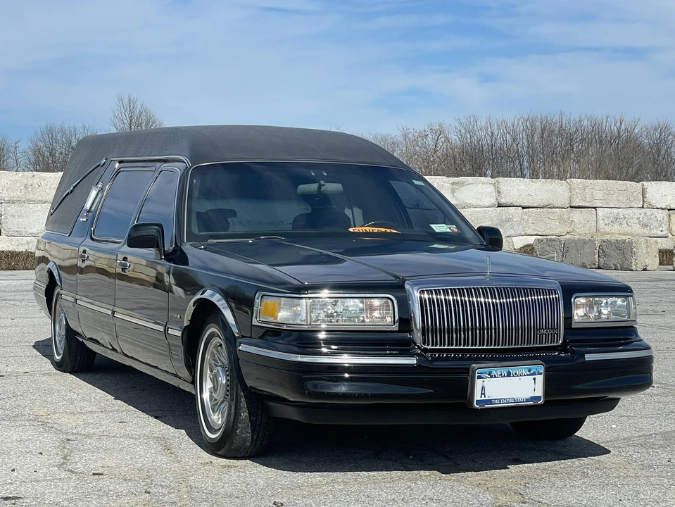 1996 Lincoln Town Car - Image 21 of 31