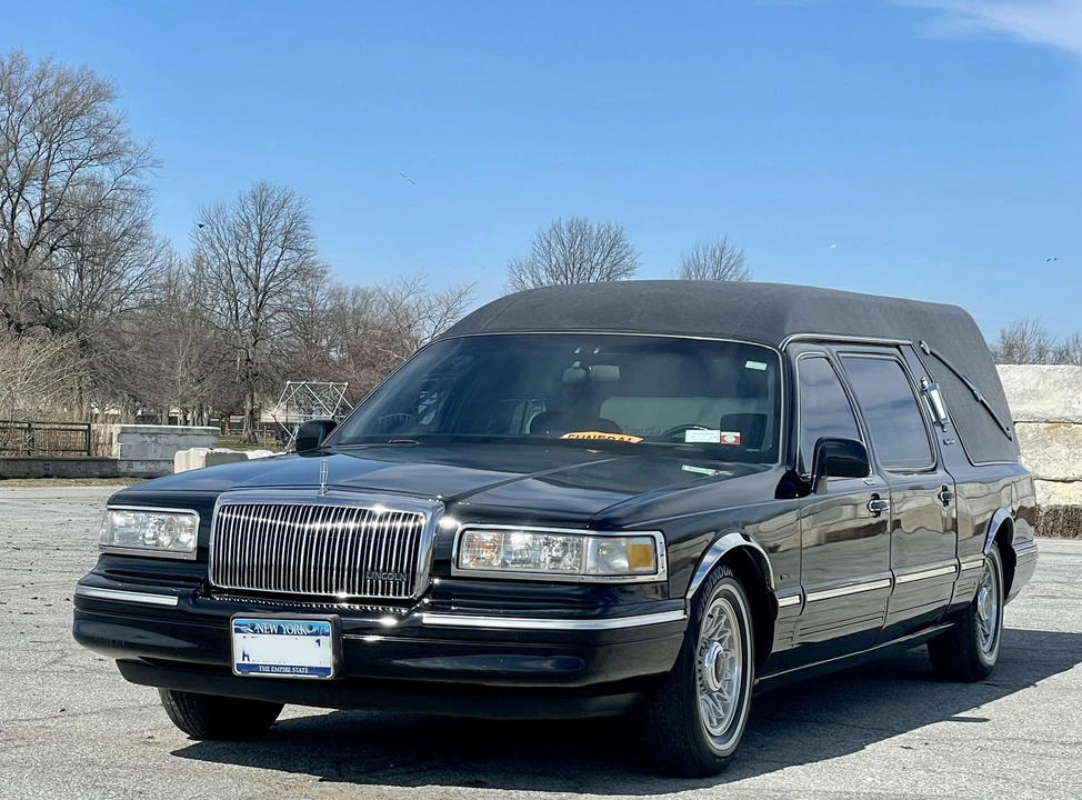 1996 Lincoln Town Car - Image 12 of 31