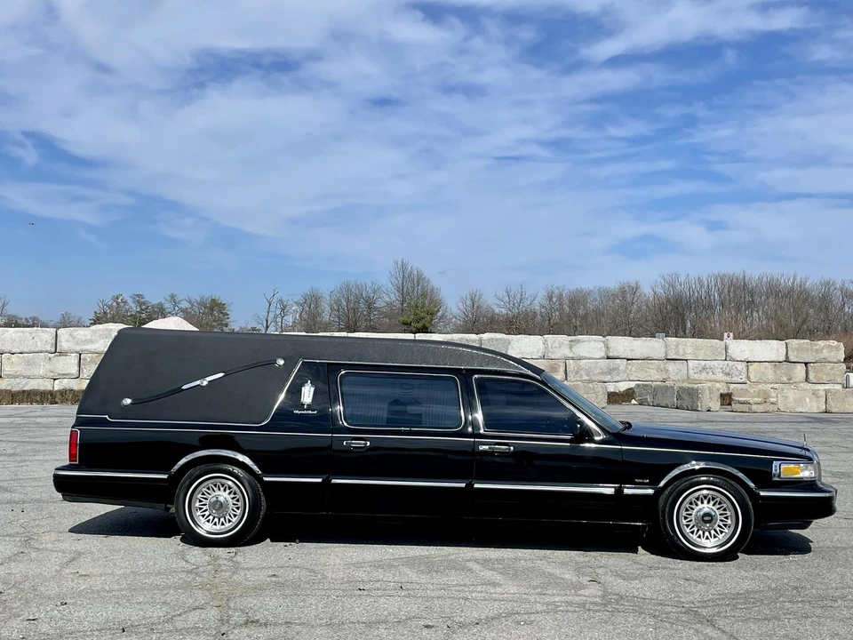 1996 Lincoln Town Car - Image 20 of 31