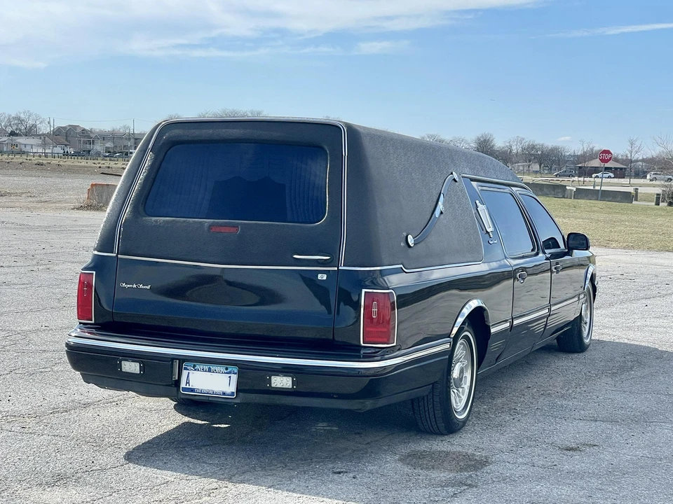 1996 Lincoln Town Car - Image 19 of 31