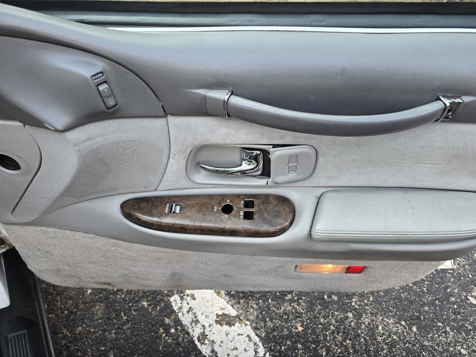 1996 Lincoln Town Car - Image 4 of 7