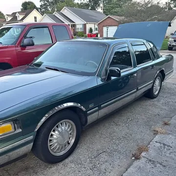 1996 Lincoln Town Car Signature Limited Sedan 4D