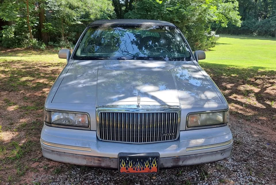 1996 Lincoln Town Car - Image 4 of 11