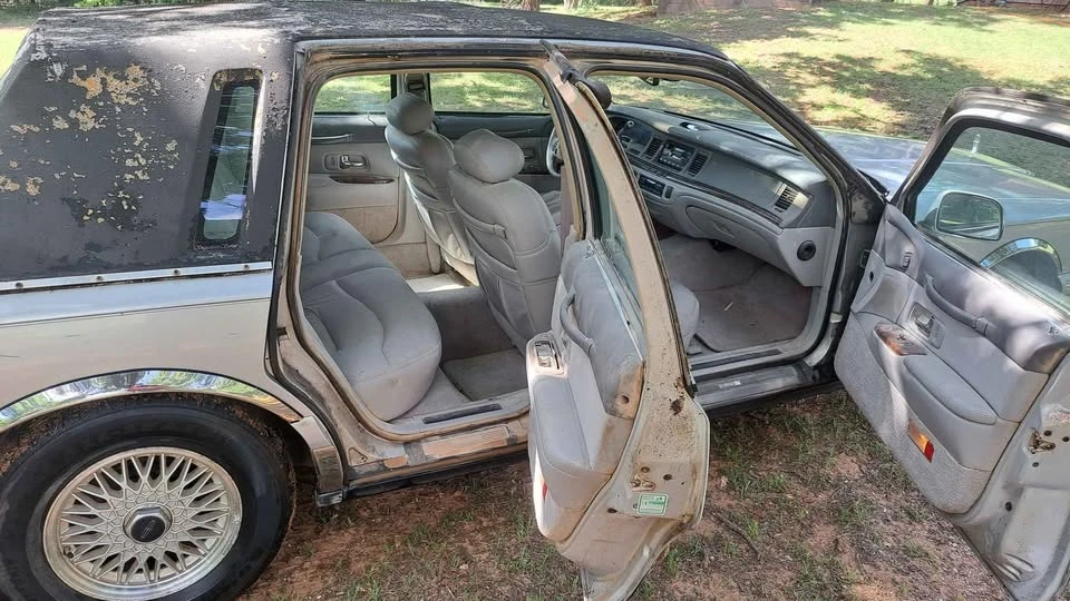 1996 Lincoln Town Car - Image 5 of 11