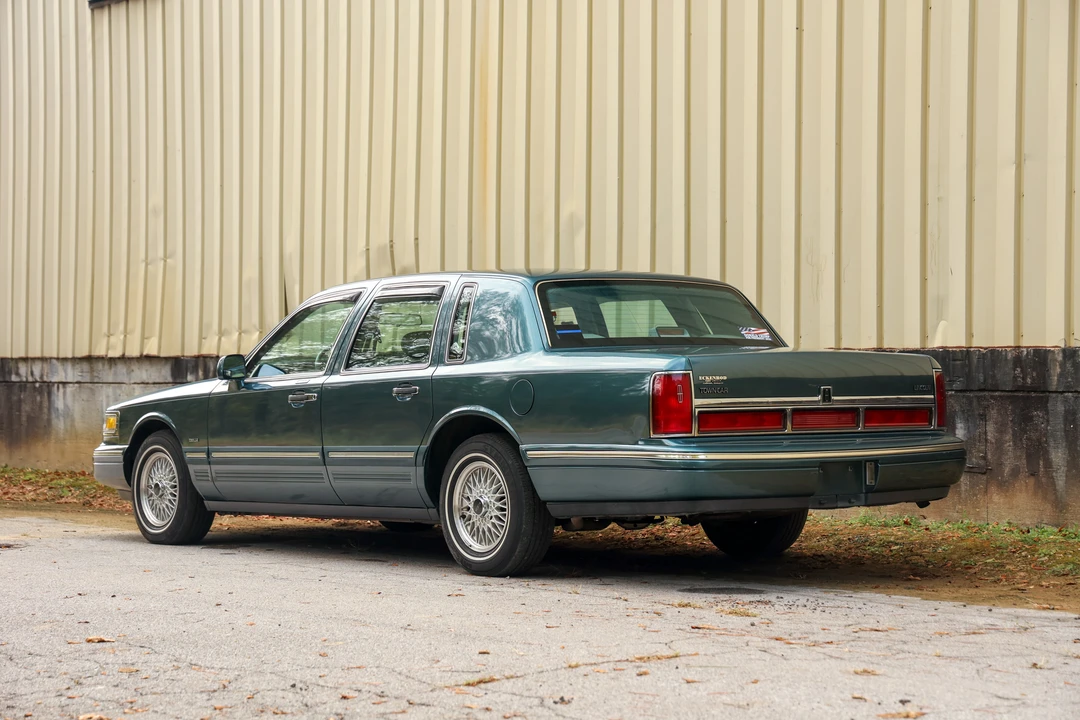 1996 Lincoln Town Car - Image 4 of 31