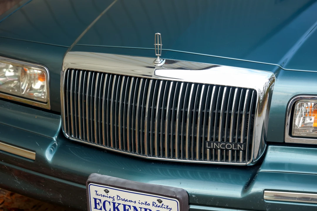 1996 Lincoln Town Car - Image 11 of 31