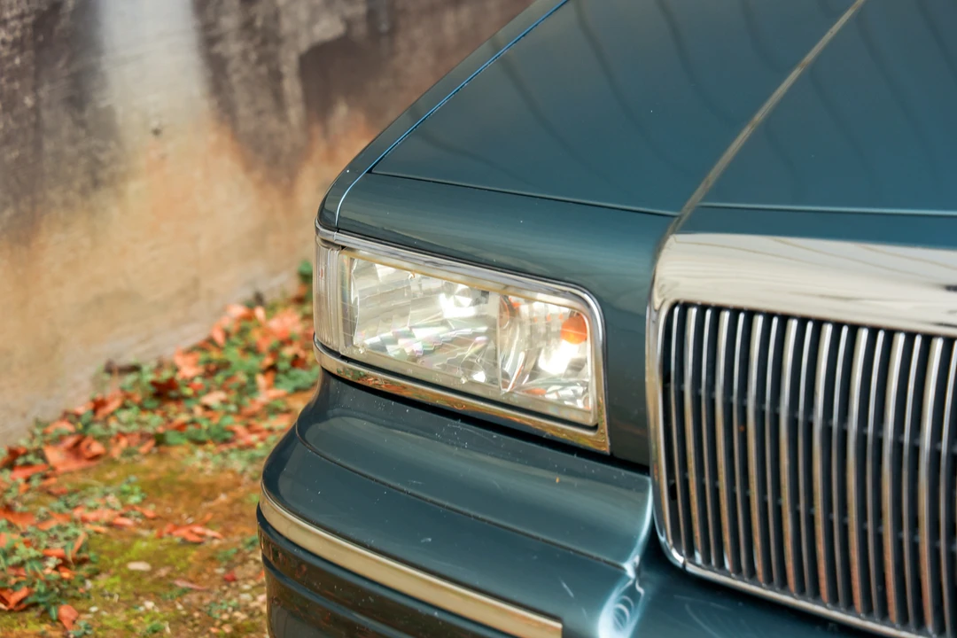 1996 Lincoln Town Car - Image 16 of 31