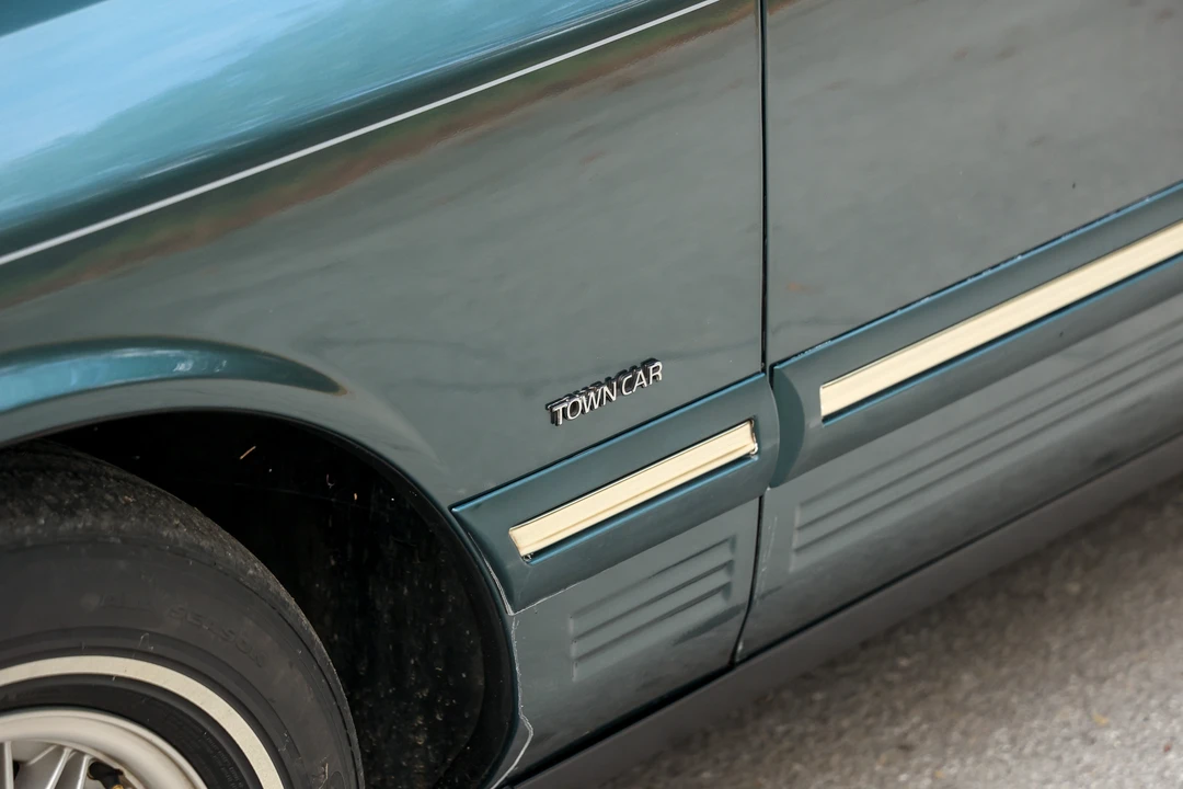 1996 Lincoln Town Car - Image 20 of 31