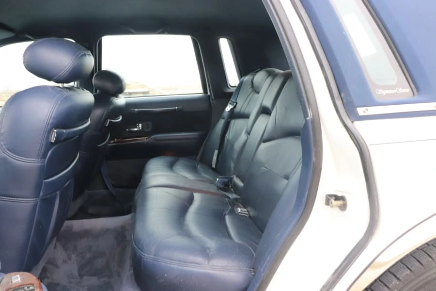 1996 Lincoln Town Car - Image 10 of 11