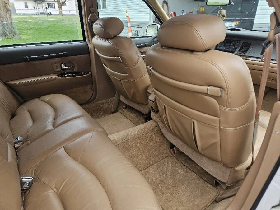 1996 Lincoln Town Car - Image 9 of 12