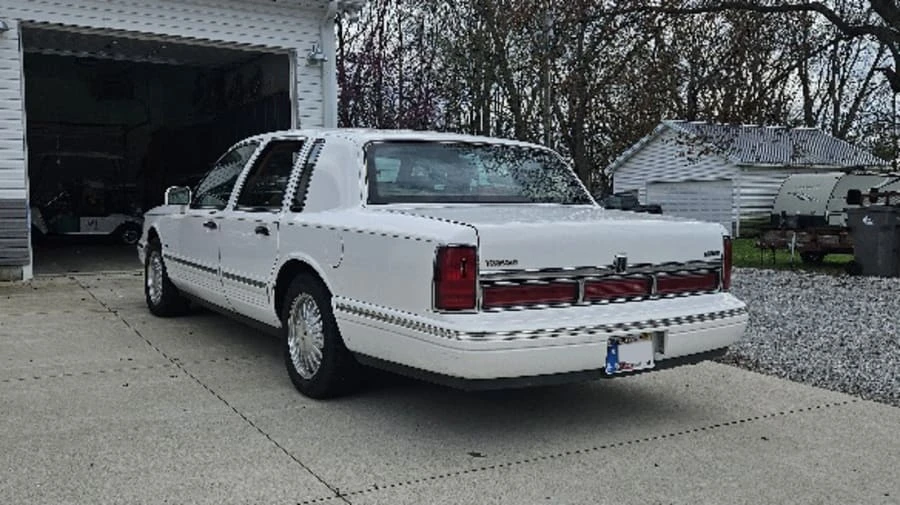1996 Lincoln Town Car - Image 7 of 12
