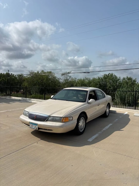 1996 Lincoln Continental 9th Gen - Image 2 of 6
