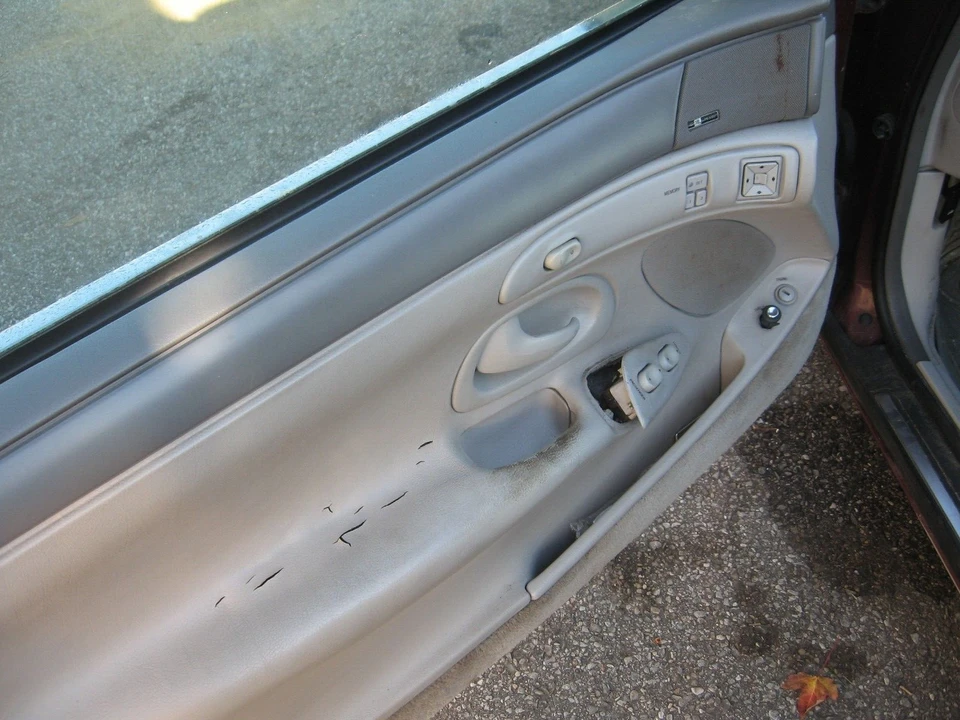 1996 Lincoln Continental Mark VIII - Image 11 of 13