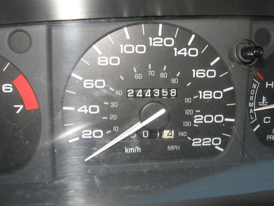 1996 Lincoln Continental Mark VIII - Image 6 of 13