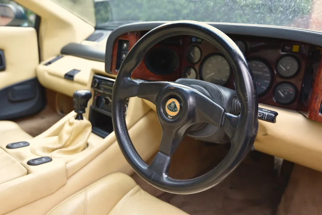 1996 Lotus Esprit Series 4 - Image 5 of 30