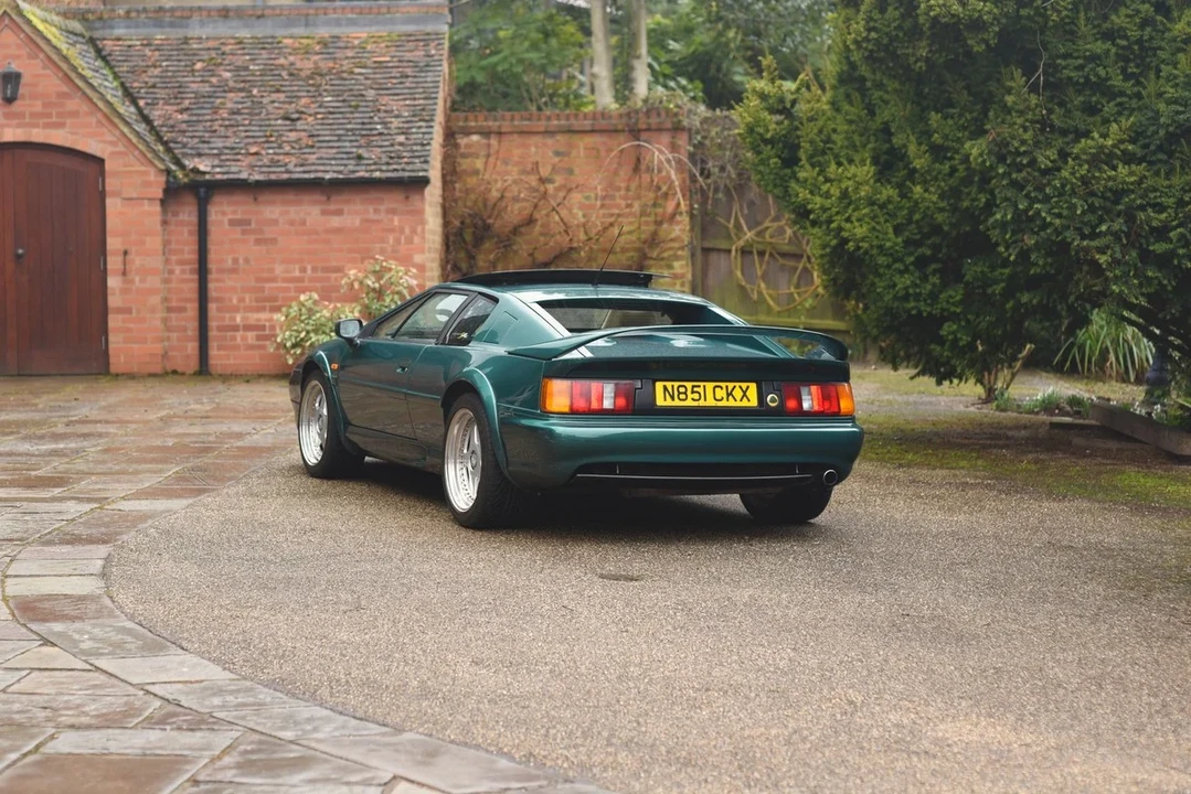 1996 Lotus Esprit Series 4 - Image 17 of 30