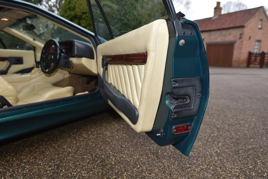 1996 Lotus Esprit Series 4 - Image 25 of 30