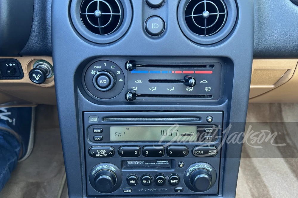 1996 Mazda NA MX-5 Miata - Image 5 of 10