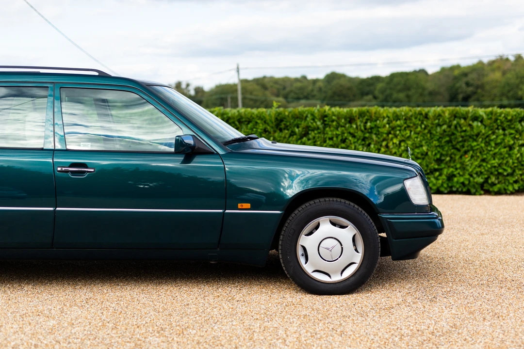 1996 Mercedes-Benz W124 E-Class - Image 17 of 31