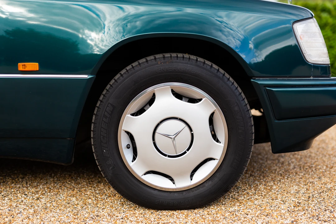 1996 Mercedes-Benz W124 E-Class - Image 18 of 31