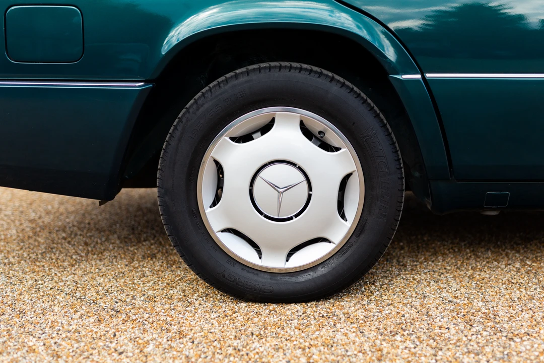 1996 Mercedes-Benz W124 E-Class - Image 20 of 31