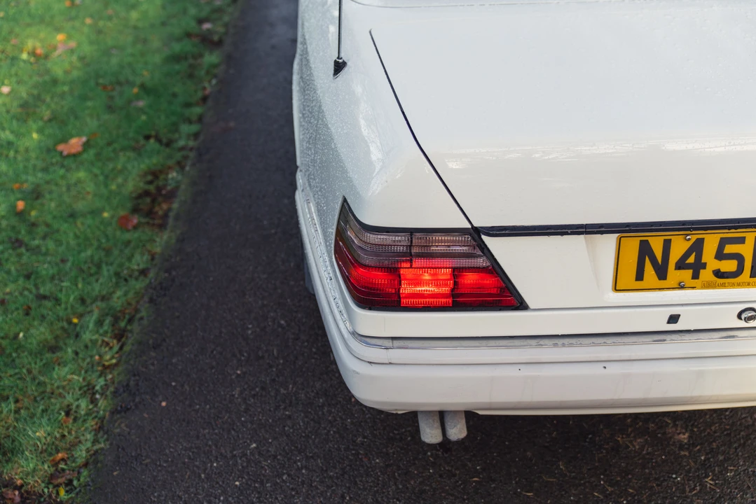 1996 Mercedes-Benz W124 E-Class - Image 16 of 31
