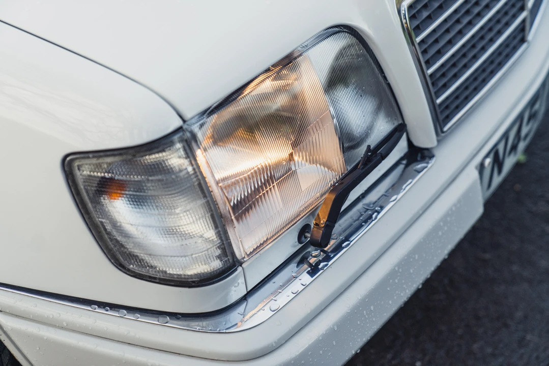 1996 Mercedes-Benz W124 E-Class - Image 30 of 31