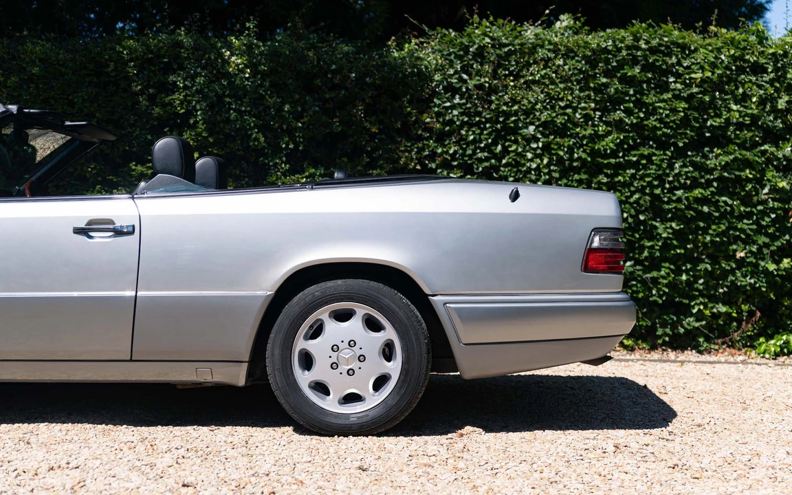 1996 Mercedes-Benz W124 E-Class - Image 14 of 31
