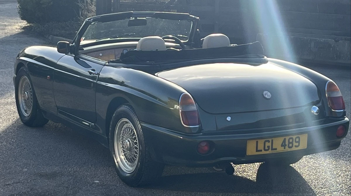 1996 MG RV8 - Image 18 of 30