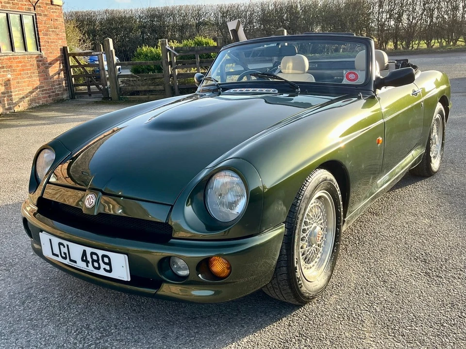 1996 MG RV8 - Image 8 of 30