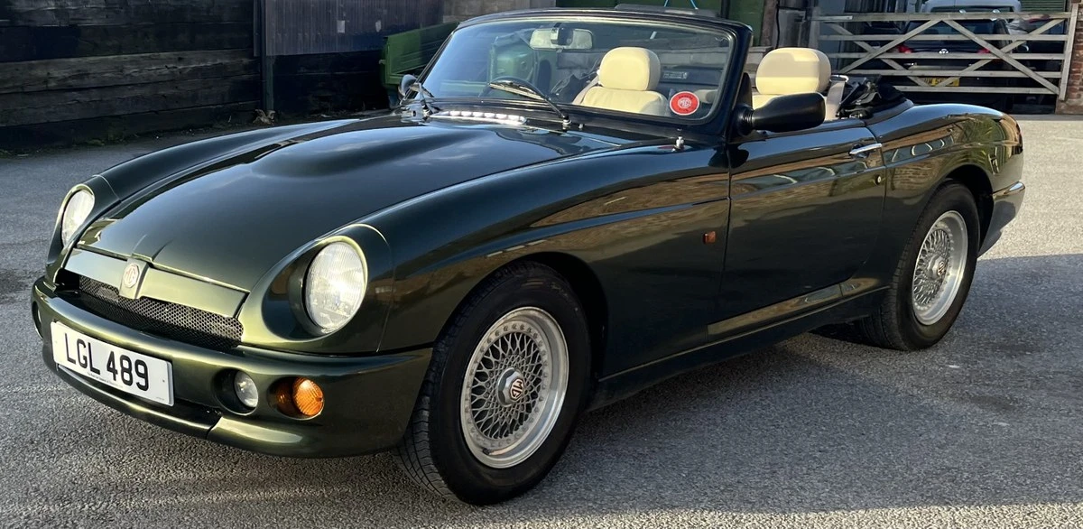 1996 MG RV8 - Image 2 of 30