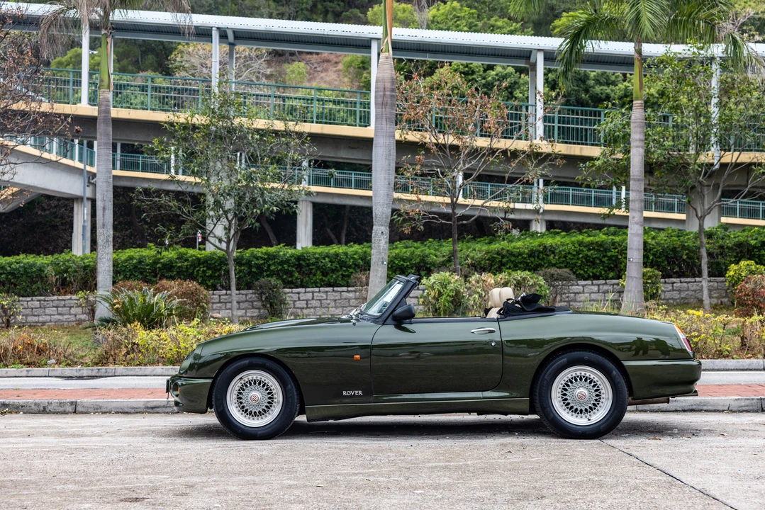 1998 MG RV8 - Image 4 of 31