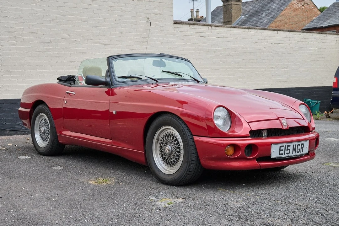 1996 MG RV8 - Image 4 of 30