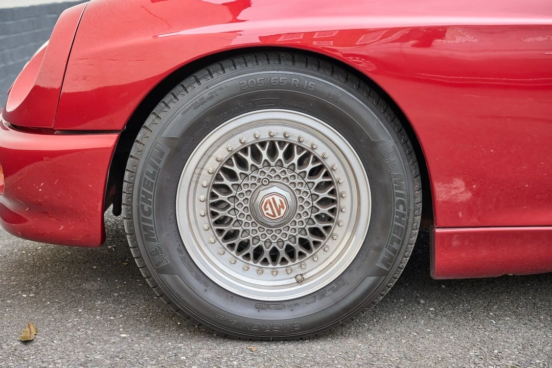 1996 MG RV8 - Image 24 of 30