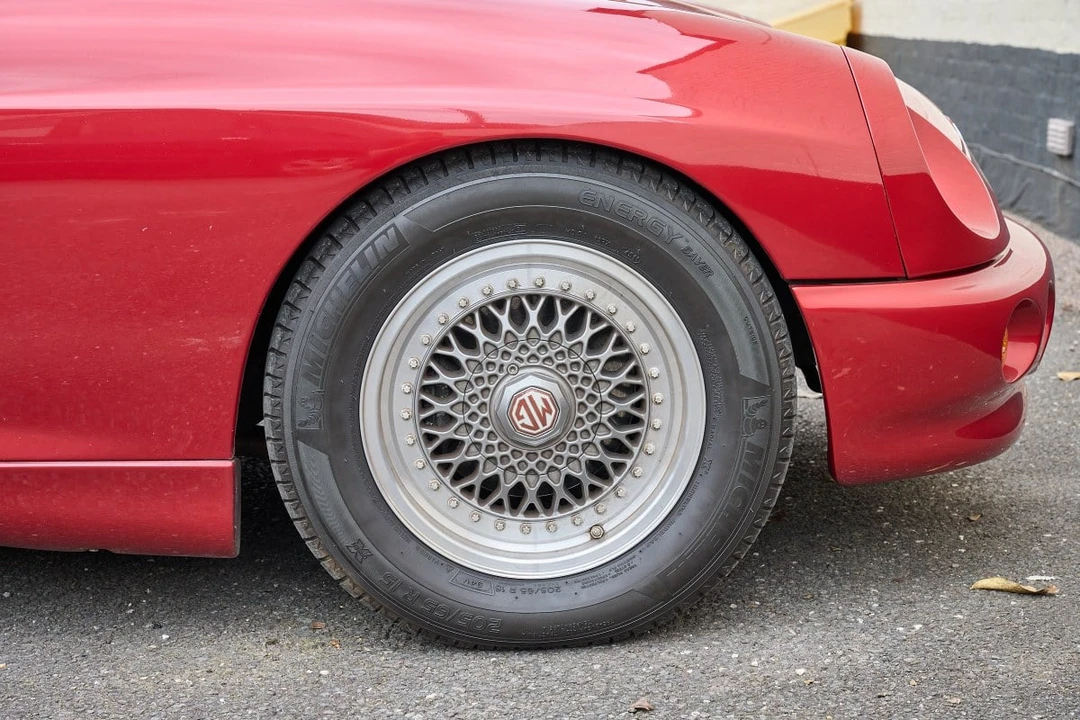 1996 MG RV8 - Image 27 of 30