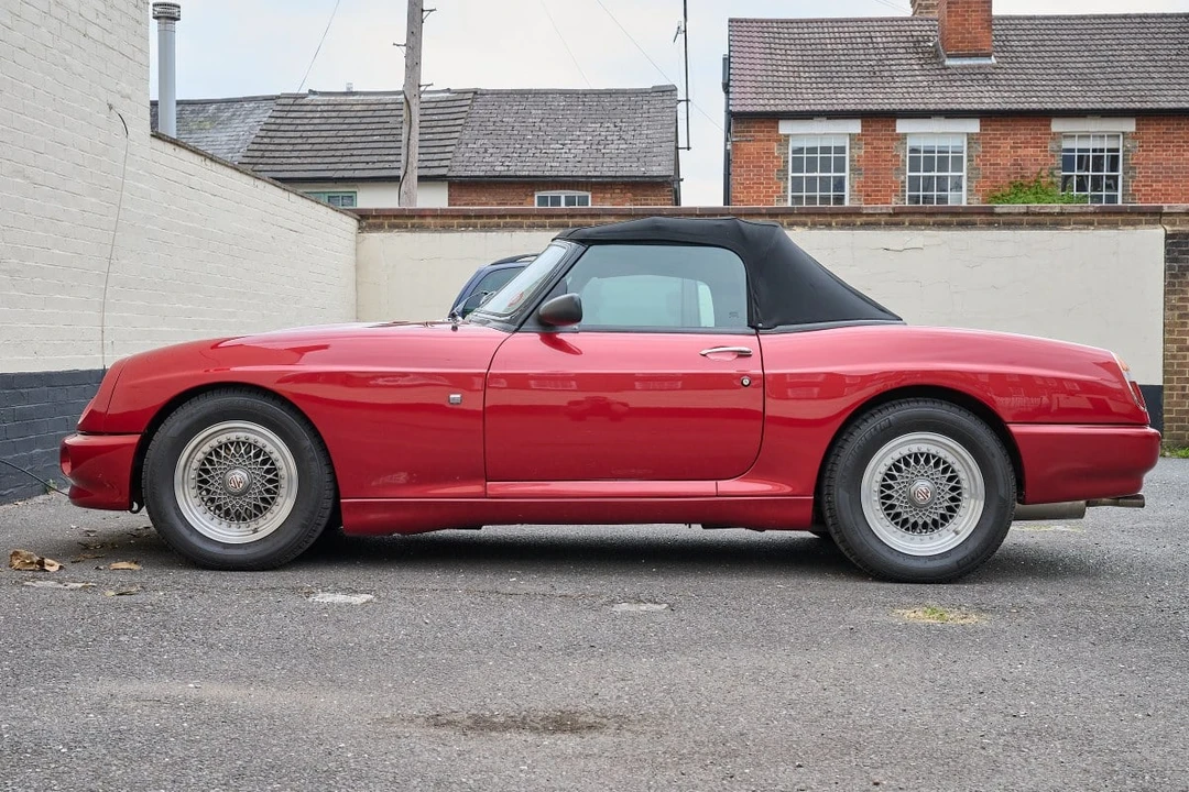 1996 MG RV8 - Image 14 of 30